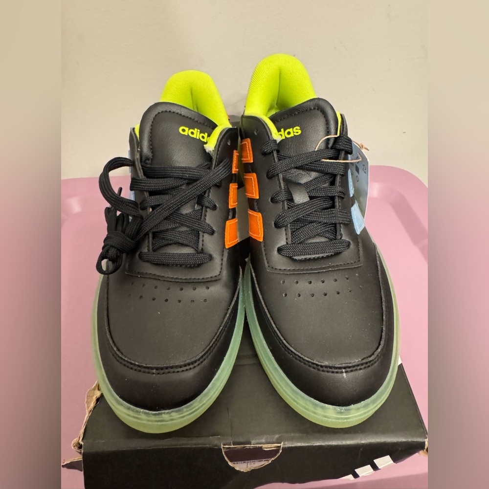 Adidas Courtblock J Black Tennis Shoes Neon Green Sole Youth Size 7 NEW